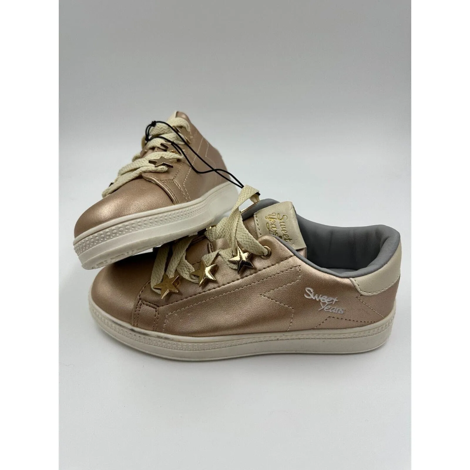 Big Kids Size 2 Gold Girls Sneakers