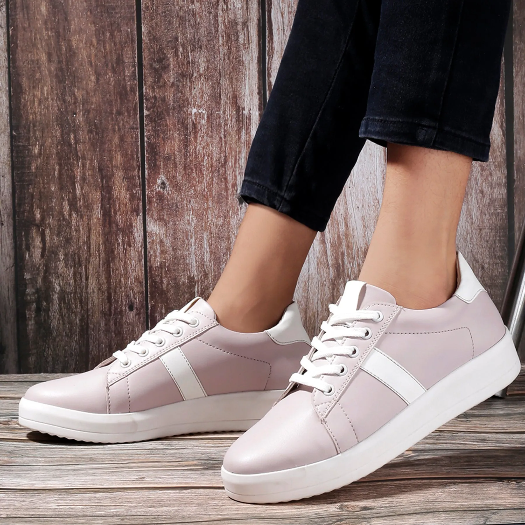 New Stylish Women's Casual Sneaker Lace up Shoes