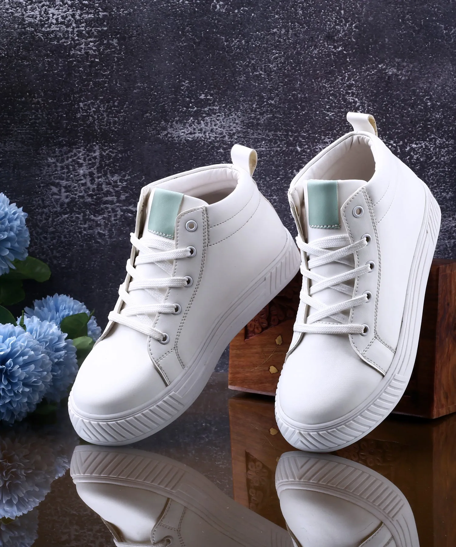 New Stylish Women's Stylist Sneaker Lace-up Shoes