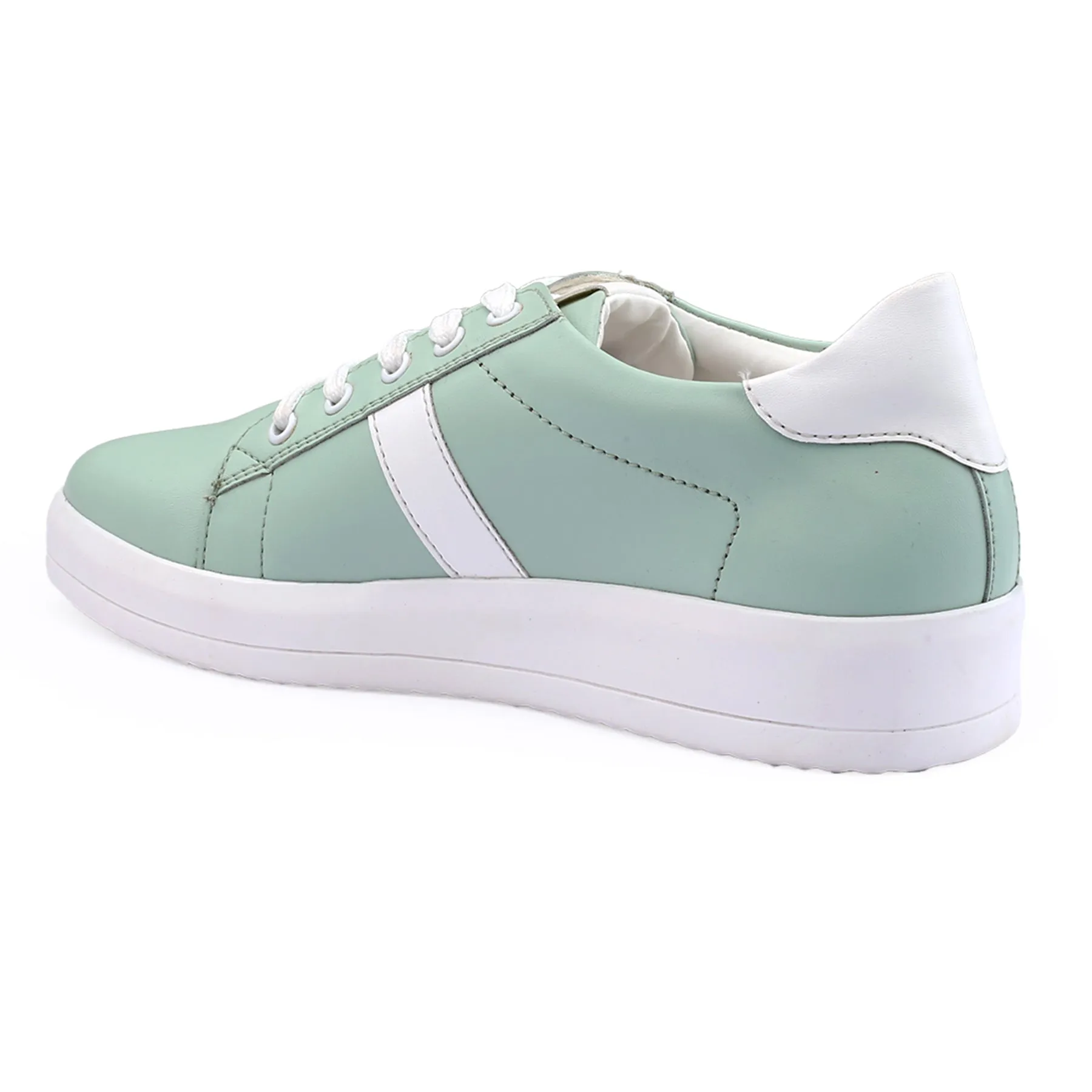 New Trendy  And Casual Sneakers For Women