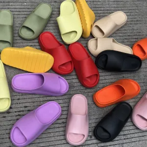 Trendy candy color slippers（No brand）HPSD138